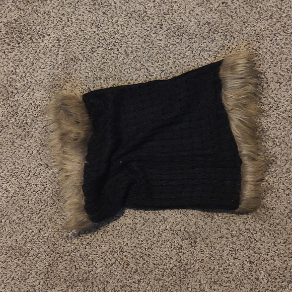 NWT Rue21 Faux Fur Scarf - Picture 3 of 3